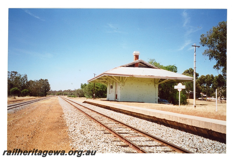 P16975
Station building, platform, Popanyinning, GSR line, track realigned away from platform
