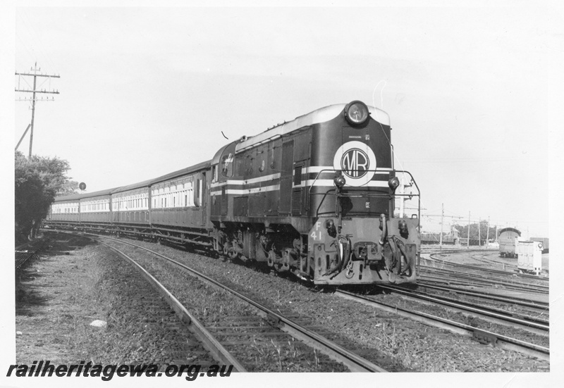 P17048
F class 41, former Midland Railway diesel locomotive, at the head of a suburban train from Midland to Perth at East Perth, now Claisebrook.
