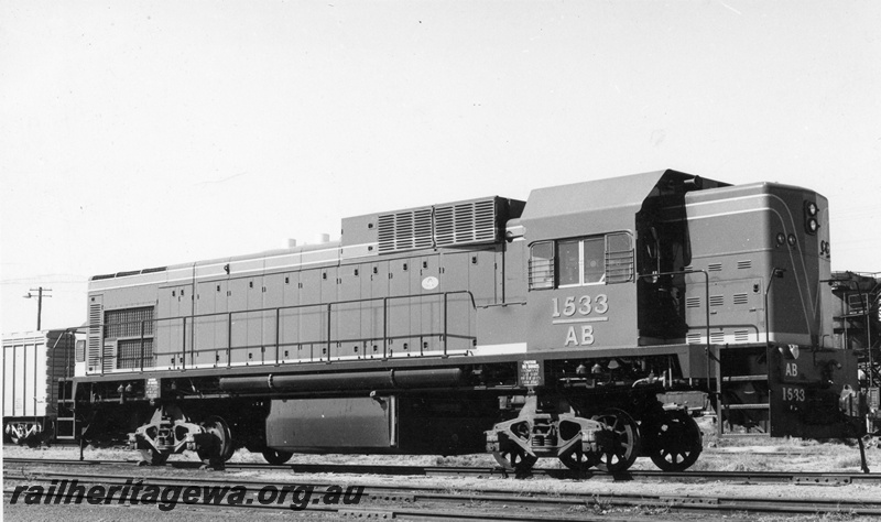 P17119
AB class 1533, on transfer bogies, side and end view
