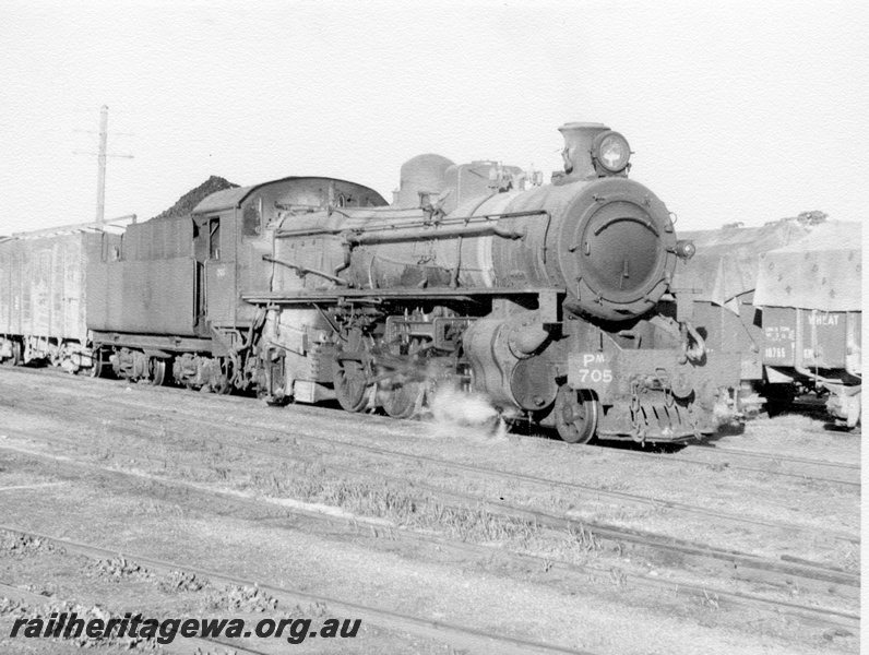 P17198
PM class 705, on Merredin to Midland goods train, departing Merredin, EGR line, side and front view
