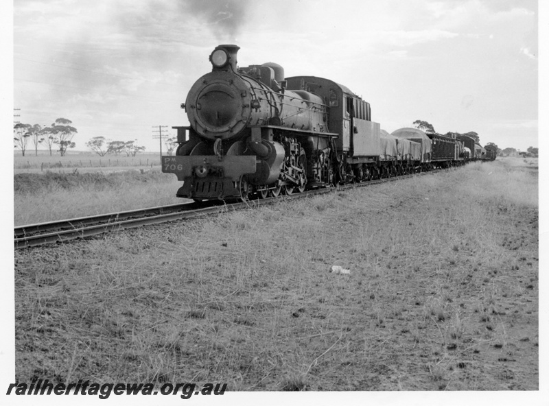 P17199
PM class 706, on Merredin to Northam goods train, Doodlakine, EGR line
