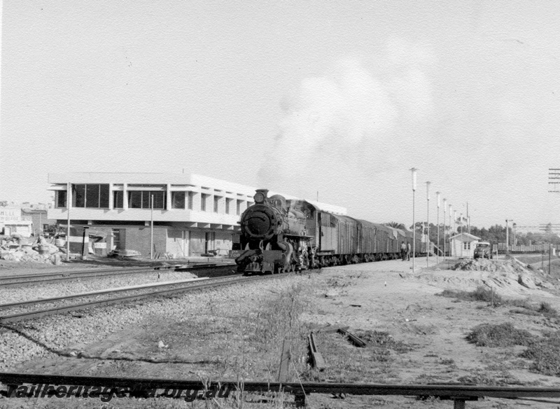 P17210
PM class 708, on goods train to Goomalling, East Northam, EM line
