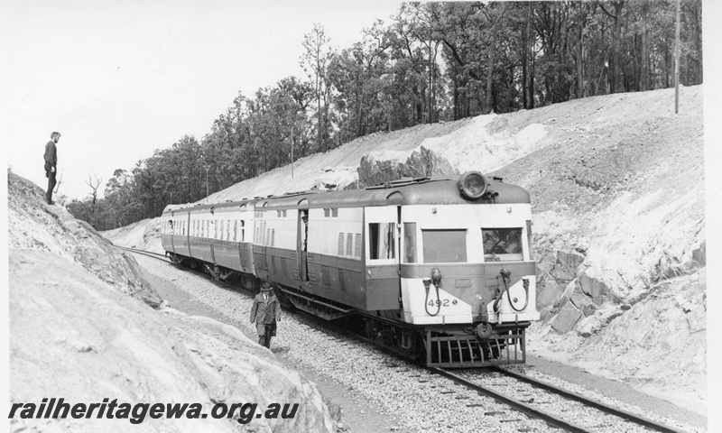 P17230
Railcar set comprising ADF class 492 