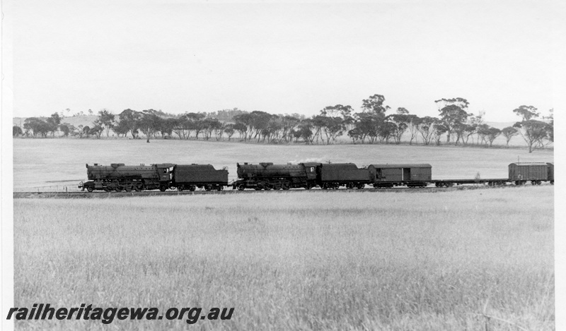 P17237
V class 1205 and V class 1220, double heading goods train No 11, near Cuballing, GSR line
