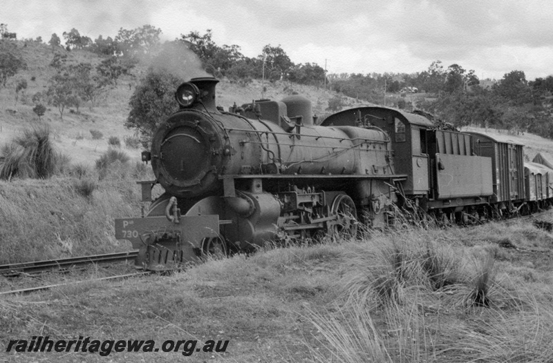 P17316
PMR class 730 steam locomotive on 11 Goods near Swan View. ER line. Possibly same as P17315.
