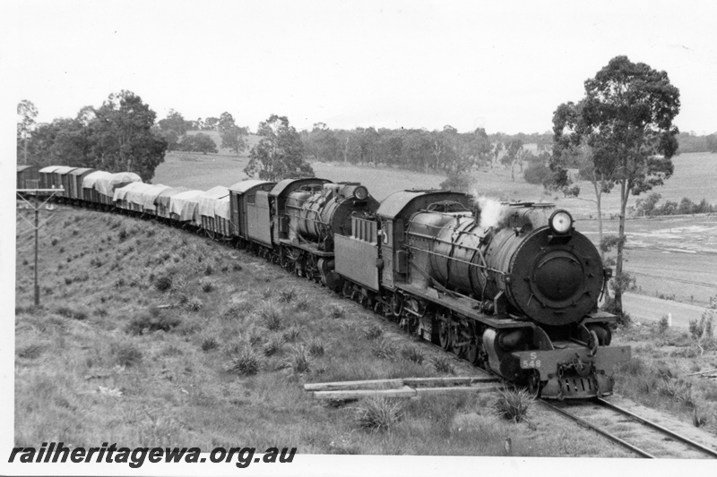 P17397
S class 548, S class 542, double heading No 104 goods train from Narrogin to Collie, BN line
