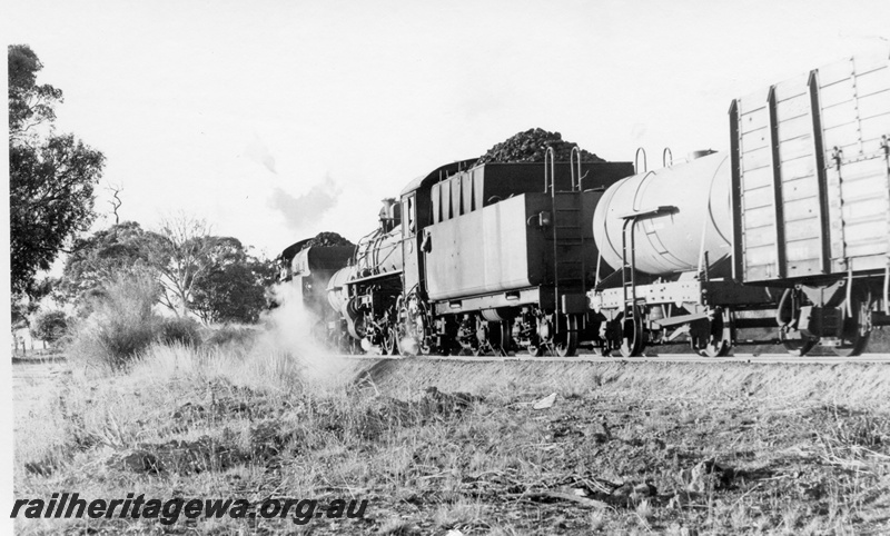 P17415
W class 911, PMR class 721, double heading No 104 goods train to Collie, BN line
