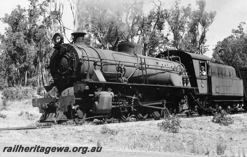 P17431
W class 904, on Donnybrook to Boyup Brook goods train, DK line, front and side view
