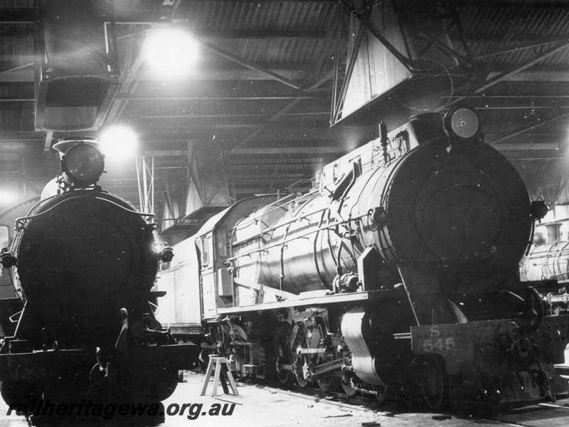 P17483
FS class 423 and S class 545 steam locomotives at Narrogin Loco. GSR line.
