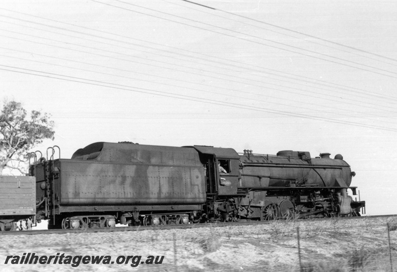 P17509
V class 1205, on No 24 goods train, overhead wires, Avon Valley line, rear and side view
