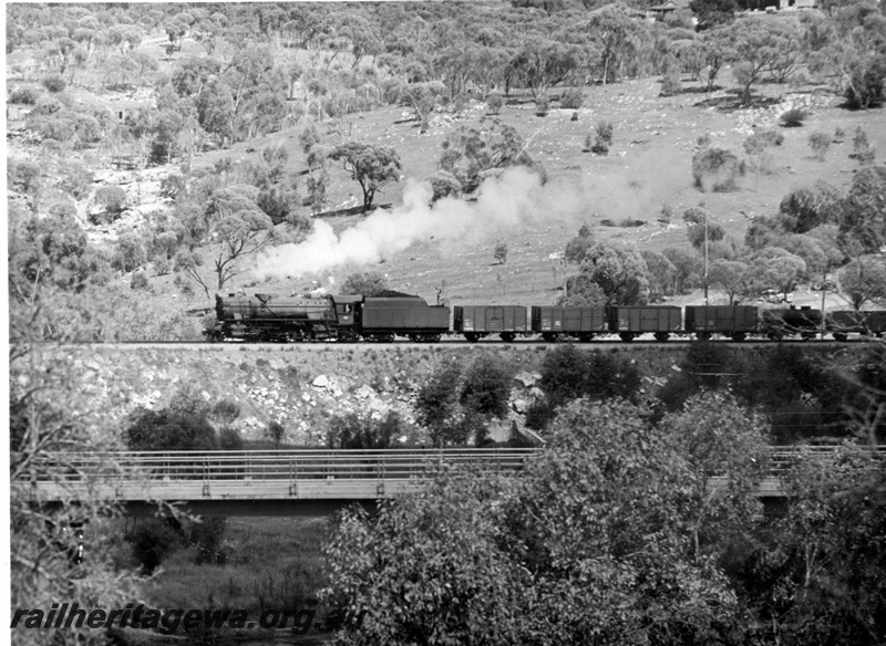 P17520
V class 1206, on No 19 goods train to York, on embankment, footbridge in foreground, ER line
