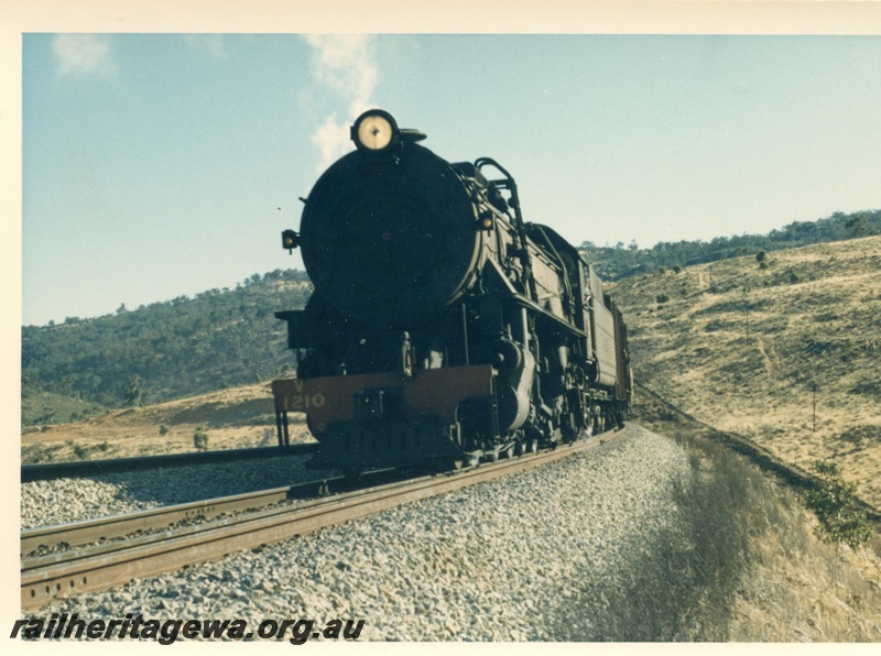 P17527
V class 1210, on York to Perth goods train, Avon Valley line, trackside view
