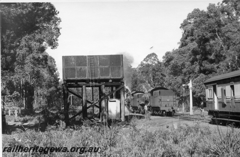 P17545
W class 908, W class 927, watering at Cambray, van (part), water tower, WN line, ARHS Reso tour
