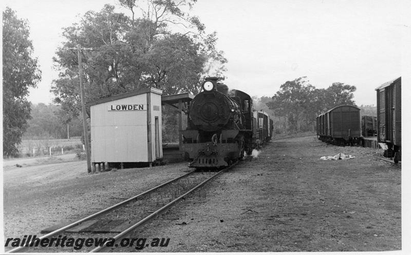 P17621
W class 913 steam locomotive on a Boyup Brook to Bunbury goods train, No 226, shunting at Lowden. DK line. Note station nameboard and out of shed. 
