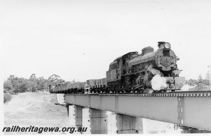 P17625
W class 936 steam locomotive on 44 goods train crossing the Roelands Bridge. SWR line. Note the steel girder bridge with concrete pylons.
