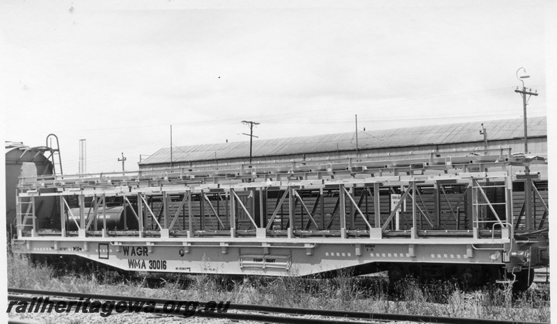 P17886
WMA class 30016, shed, light and power poles, Midland, ER line, side and end view

