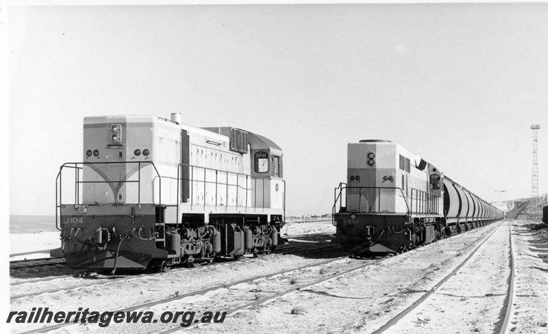 P17898
J class 104, L class 259 on freight train, light tower, Leighton, ER line

