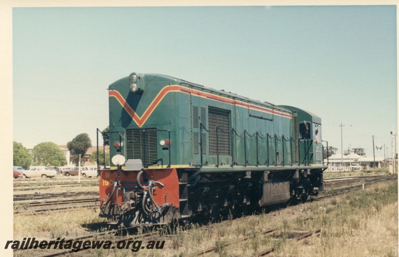 P17962
R class 1901, trial run to Mundijong, SWR line, long end and side view
