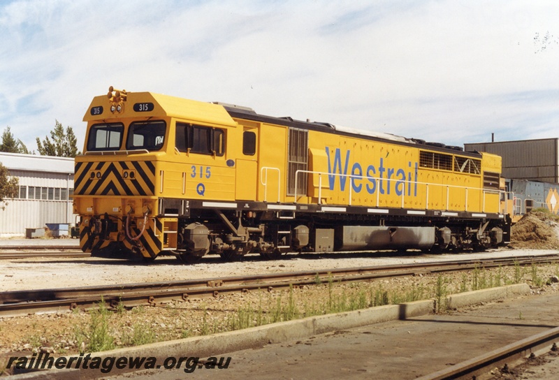 P17997
Q class 315 (reclassified Q class 4015), Forrestfield, front and side view

