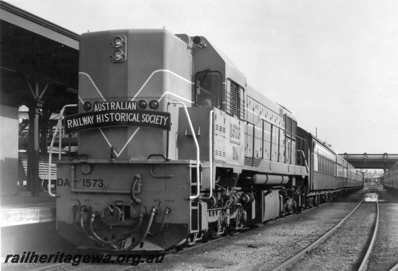 P18120
DA class 1573 diesel locomotive at the head of an ARHS tour train to Jarrahdale prior to departure from Perth.
