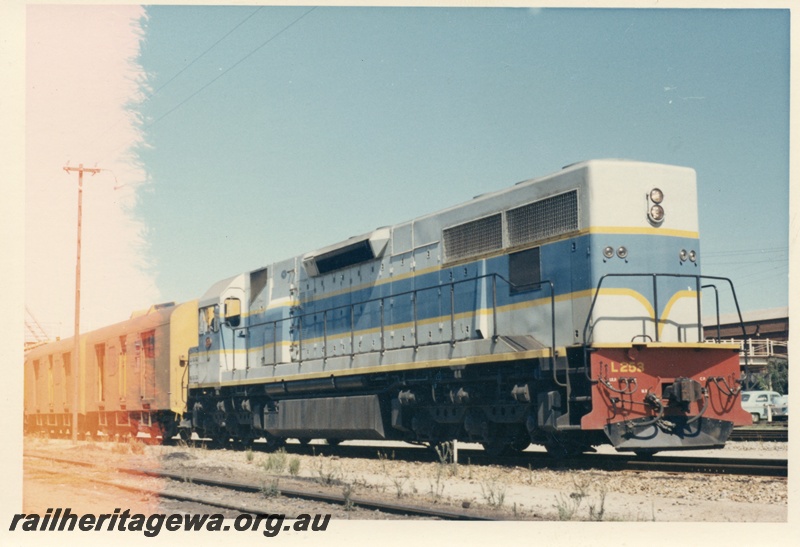 P18156
L class 253, on empty wheat train, Midland, ER line, side and front view, same train as P17994
