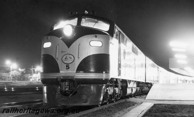 P18167
GM class 5 and GM class 24, double heading interstate passenger train, platform, about to depart East Perth Terminal, front and side view
