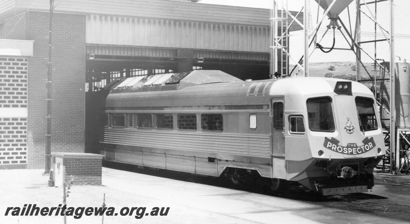 P18219
Prospector diesel railcar, front view, side and front view, Avon Loco Depot.
