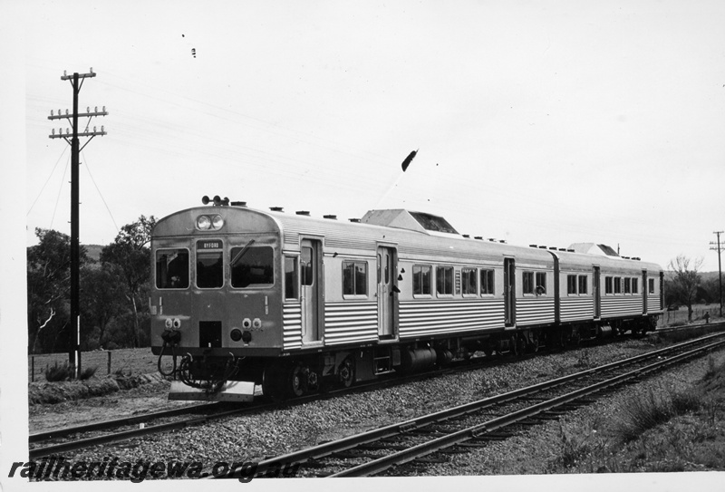 P18277
2 of 3 images of ADK class 690 and ADK class 684 on ARHS tour to Wundowie on the ER line, Spring Hill Junction, front and side view, see also P17818 to P17822 
