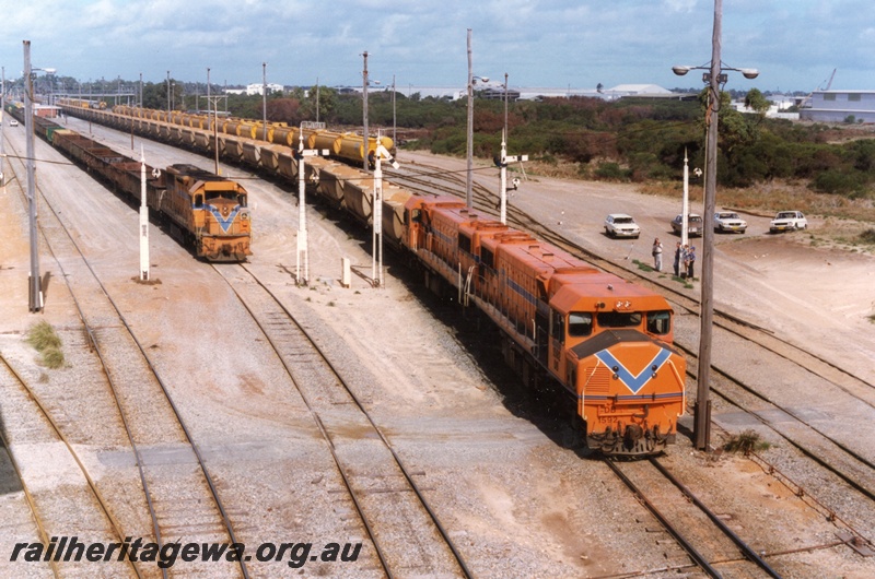 P18319
L class 265 on empty freight train, DB class 1592 