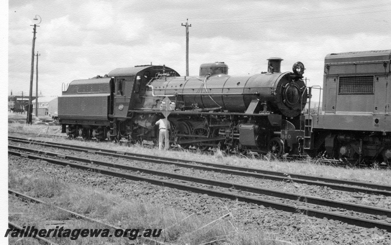 P18332
W class 960, Midland, ER line, side and front view
