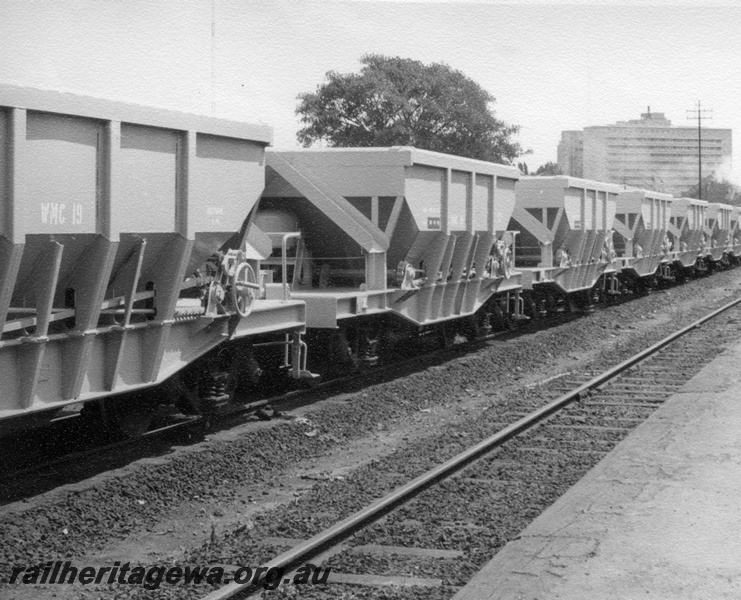 P18342
1 of 4, Rake of WMC class hoppers, including WMC class 19, side view
