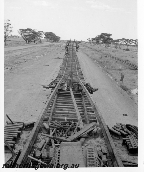 P18357
End of tracklaying, signal, Doodlakine, EGR line
