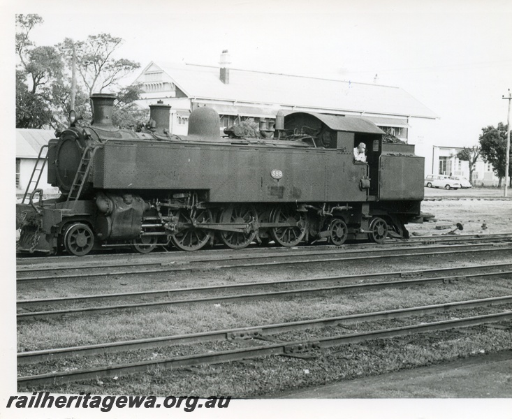 P18377
DD class 598, Midland, ER line, front and side view
