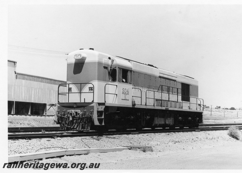 P18399
K class 204, Avon Yard diesel depot, end and side view, short hood nearest to camera
