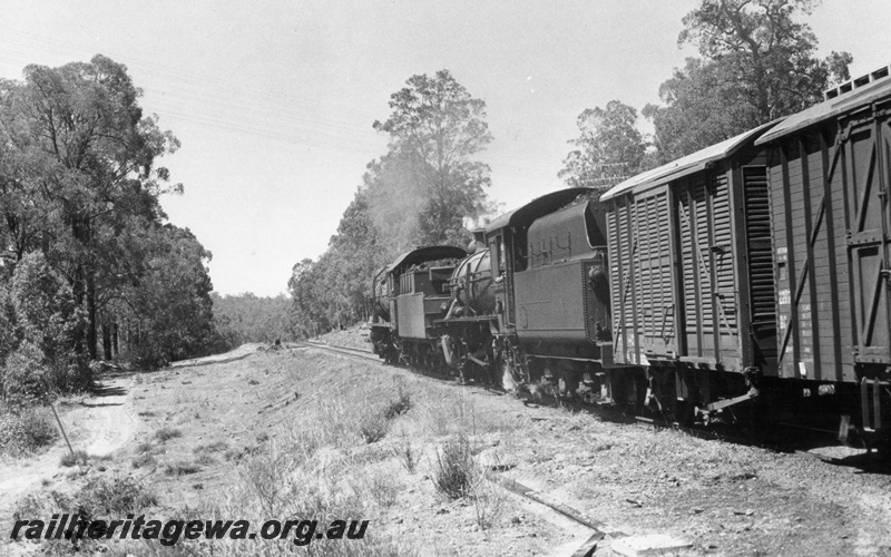 P18454
2 of 5 images of S class 548 and W class 921 double heading Donnybrook to Bridgetown special goods train on PP line, view along the side of the train looking towards the front
