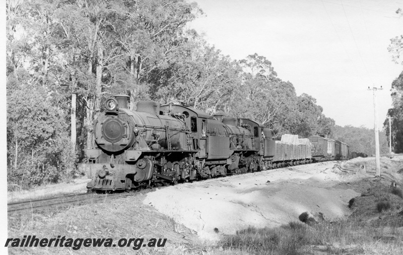 P18547
W class 942, W class 934, on goods train, between Brookhampton and Donnybrook, PP line
