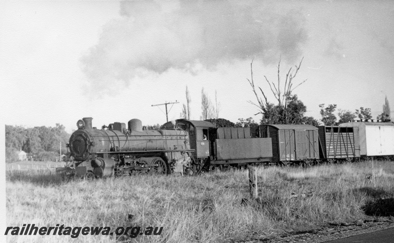 P18568
PMR class 734, on No 42 goods train, front and side view
