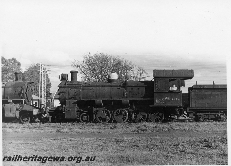 P18576
FS class 356, front of PR class 530, Midland, ready for scrapping, side view
