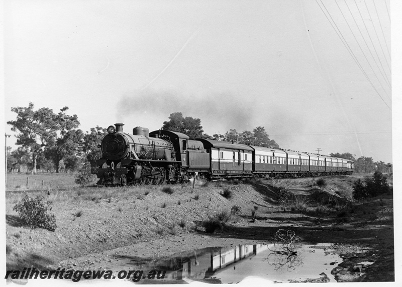 P18578
W class 958, on Wapet Special, returning from Coolup, 25 mile peg, SWR line
