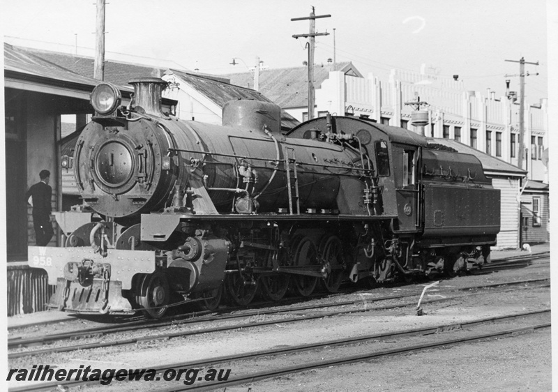 P18580
W class 958, Perth car yards, front and side view
