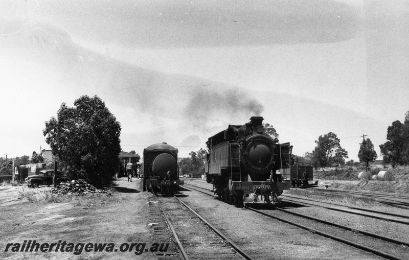 P18594
7 of 7 images of DM class 586 on ARHS tour train to Gingin on MR line, station building, platform, Gingin, MR line, loco off train
