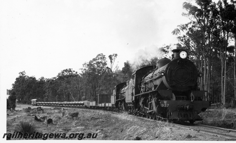 P18598
W class 937, W class 917, on ballast train, Hester bank, PP line
