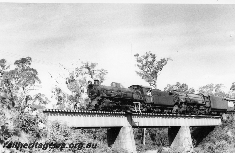 P18618
W class 943, V class 1217, on ARHS tour train, crossing steel and concrete bridge, Hamilton River, BN line
