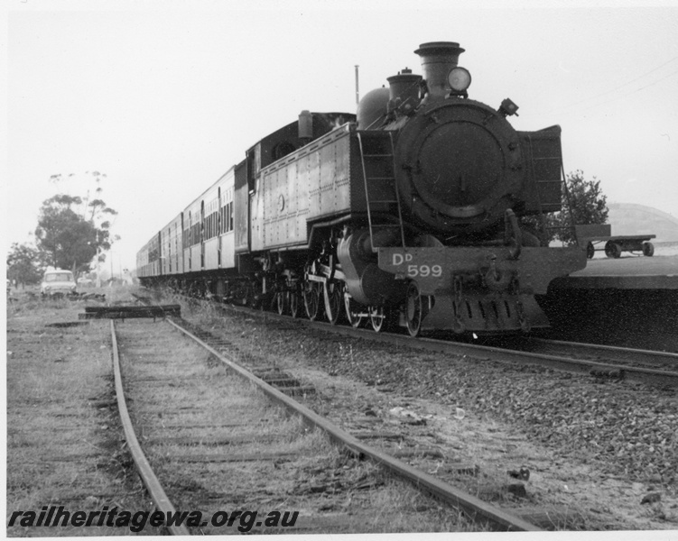 P18692
DD class 599, on passenger train, standing at platform, Bellevue, ER line, side and front view
