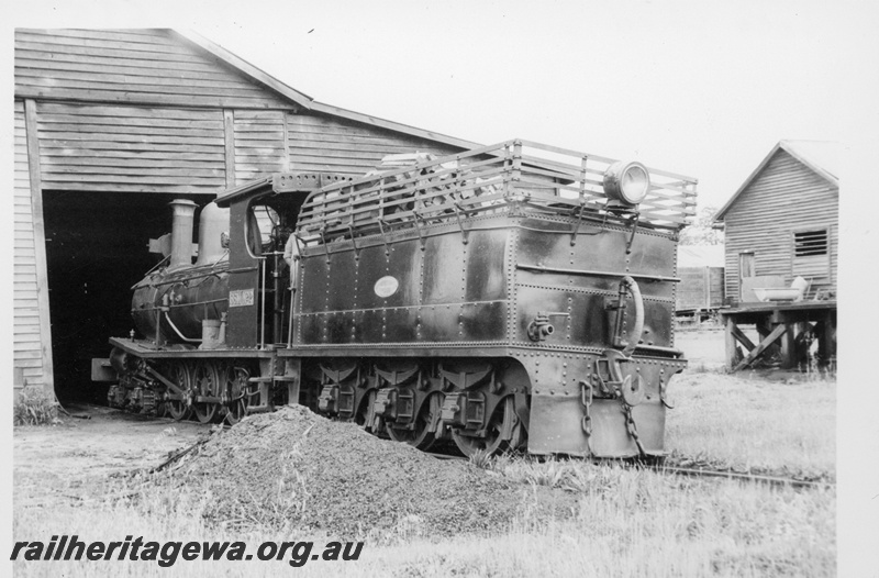 P18695
SSM steam loco No 2, loco shed, Dean Mill, side and rear view
