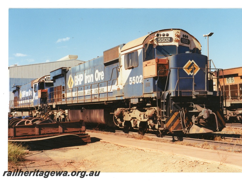 P18785
BHP Iron Ore (BHPIO) M636 Class 5502, 5495 at Port Hedland. All locomotives in BHP blue livery.
