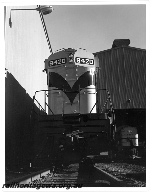 P18821
Cliffs Robe River (CRRIA) M636 class 9420. Originally C630 class 2103 owned by Chesapeake & Ohio Railroad(USA). Long end view. 
