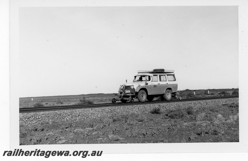 P18880
Hamersley Iron (HI) Toyota Landcruiser Hi-Rail 
