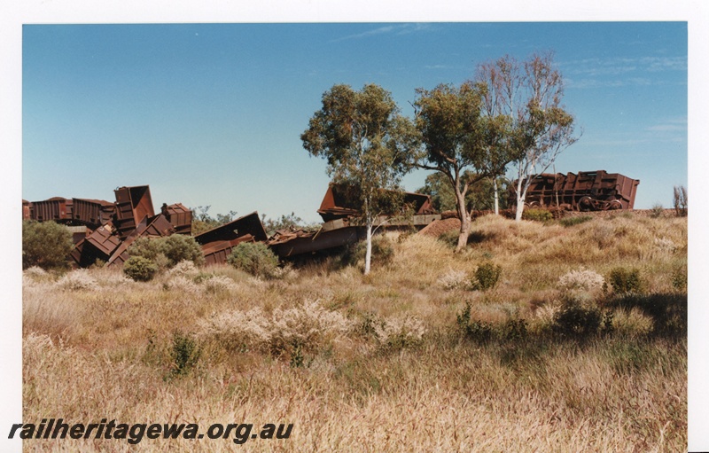 P18902
Mount Newman (MNM) loaded ore train derailment.
