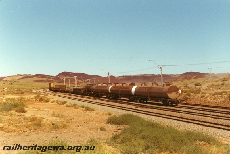 P18944
Hamersley Iron (HI) shunting tank cars at Parker Point, Dampier.
